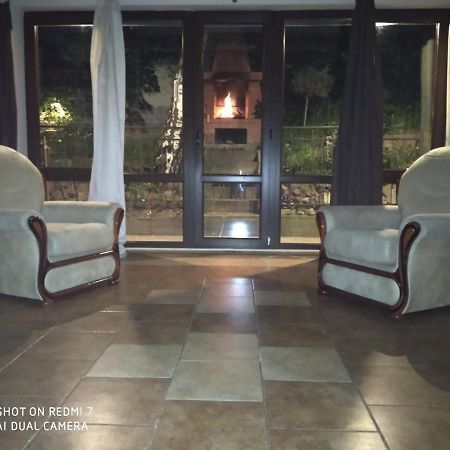 Mangal And Terrace In Center Apartment ลวีฟ ภายนอก รูปภาพ